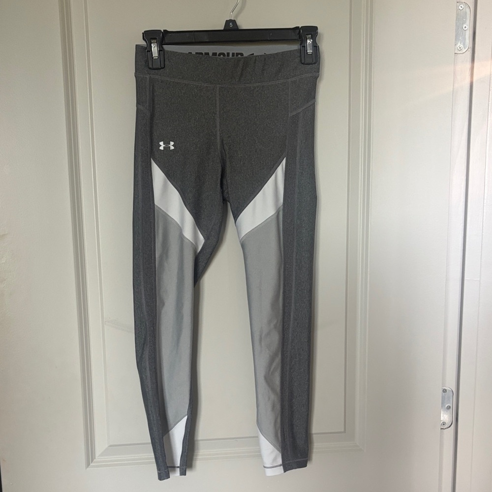 Under Armour Charcoal, silver, and White compression leggings